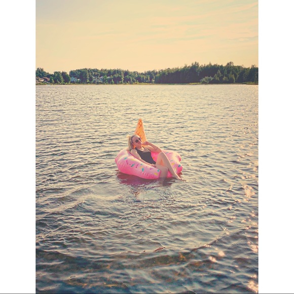 Meet your Posher, Brenna - Picture 7 of 7